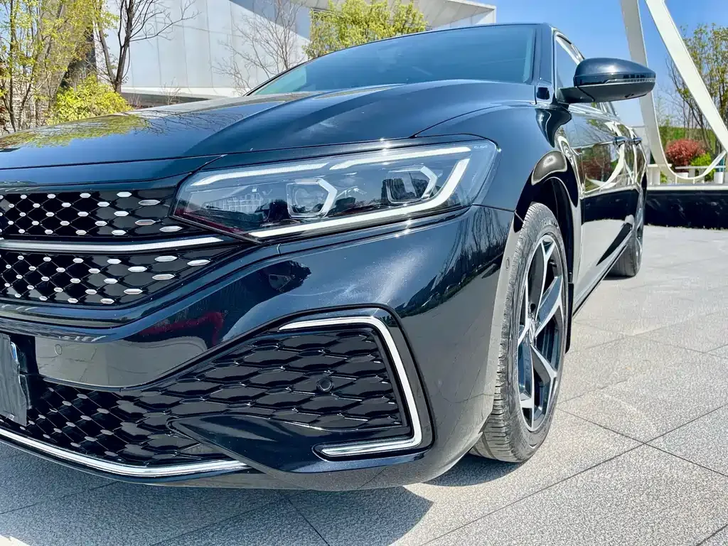 Volkswagen Passat — фото 9