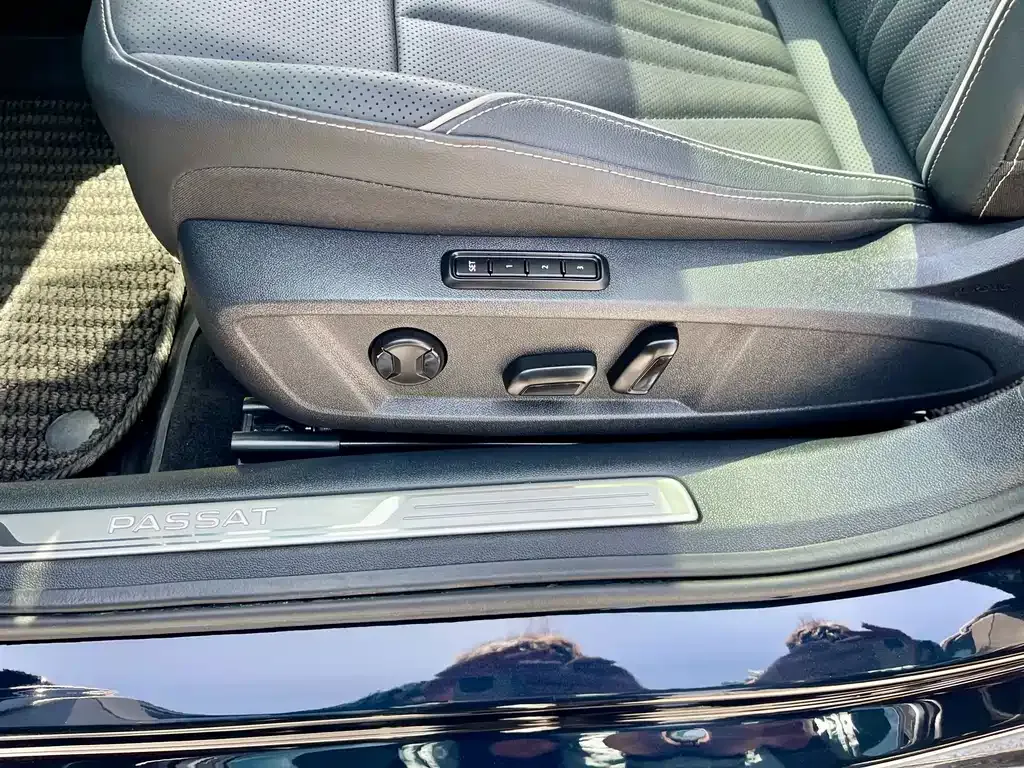 Volkswagen Passat — фото 8