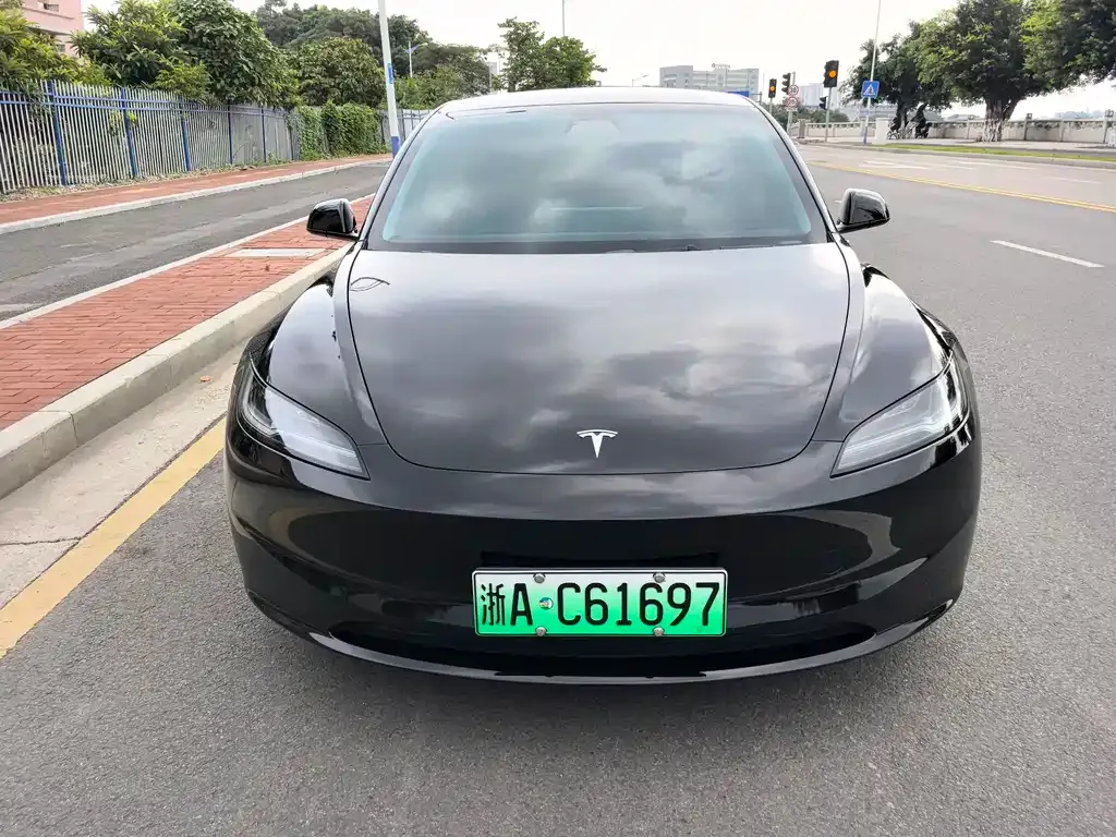 Tesla Model 3 — фото 5