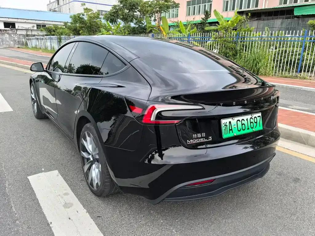 Tesla Model 3 — фото 6