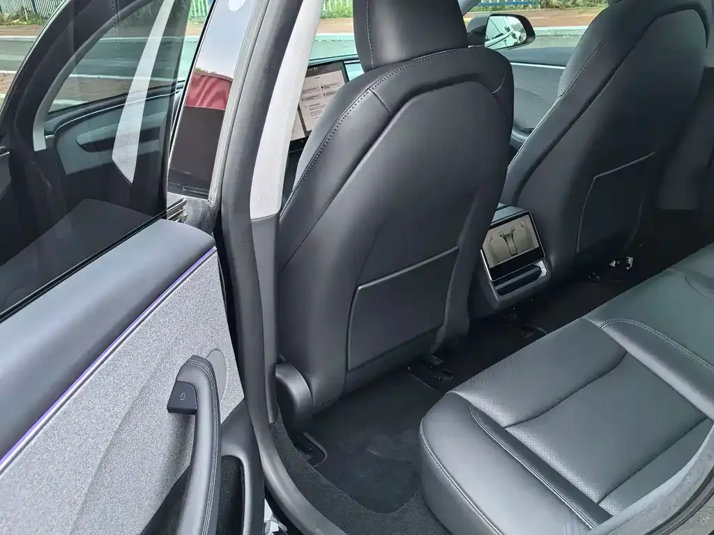 Tesla Model 3 — фото 4