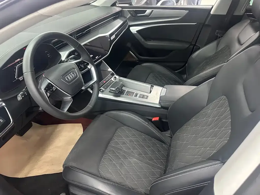 Audi A7L — фото 10
