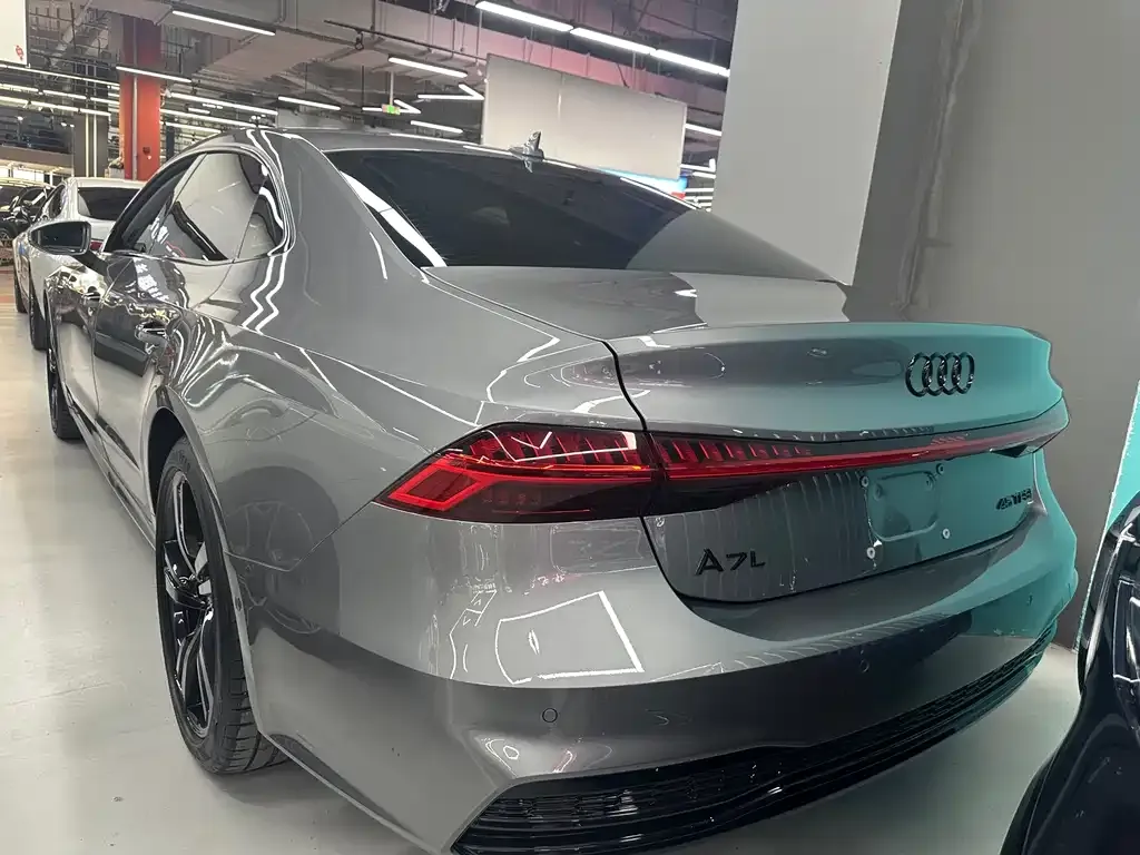 Audi A7L — фото 7
