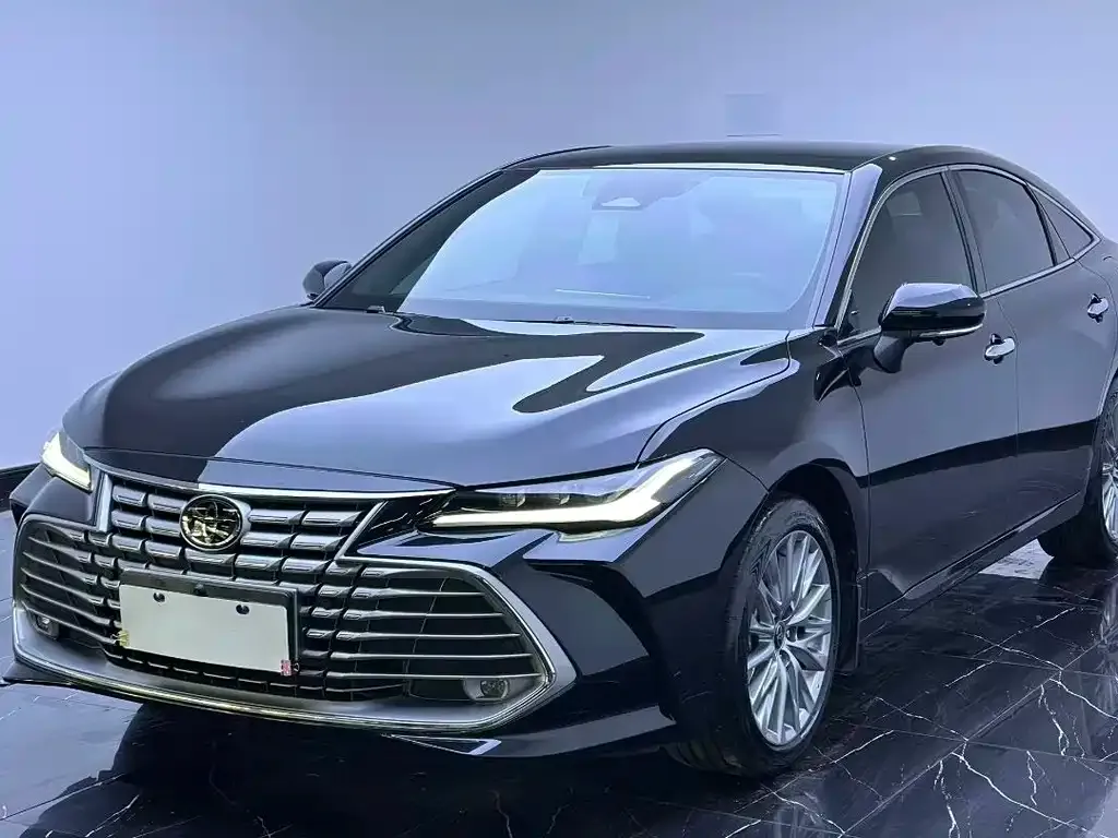 Toyota Avalon — фото 1