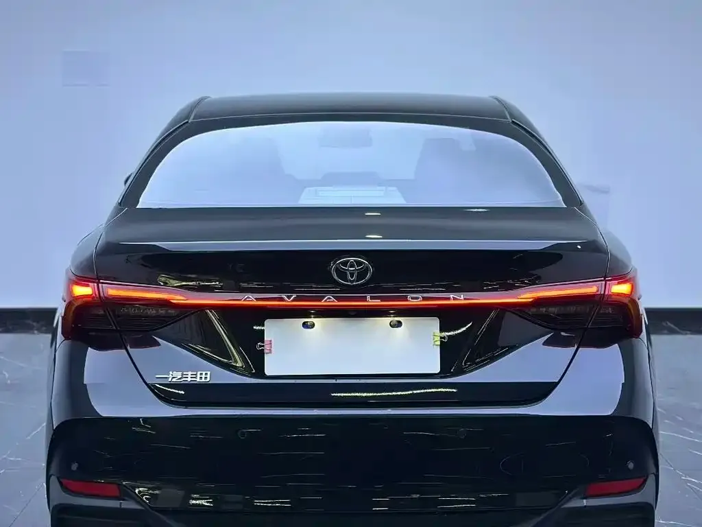 Toyota Avalon — фото 2
