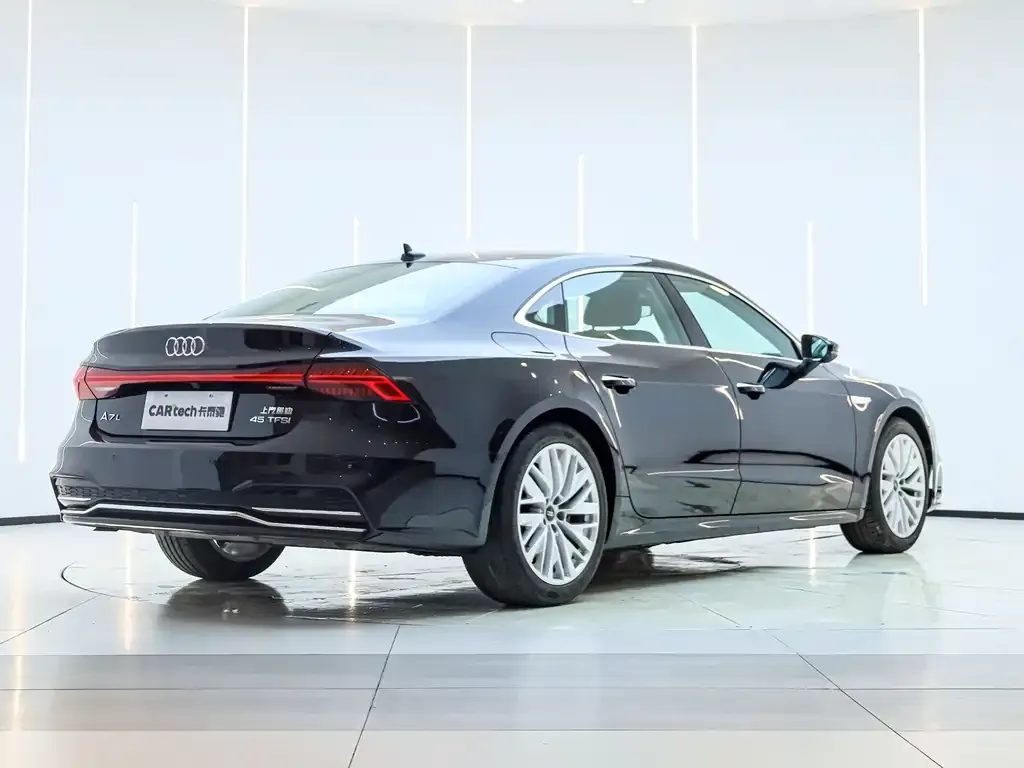 Audi A7L — фото 5