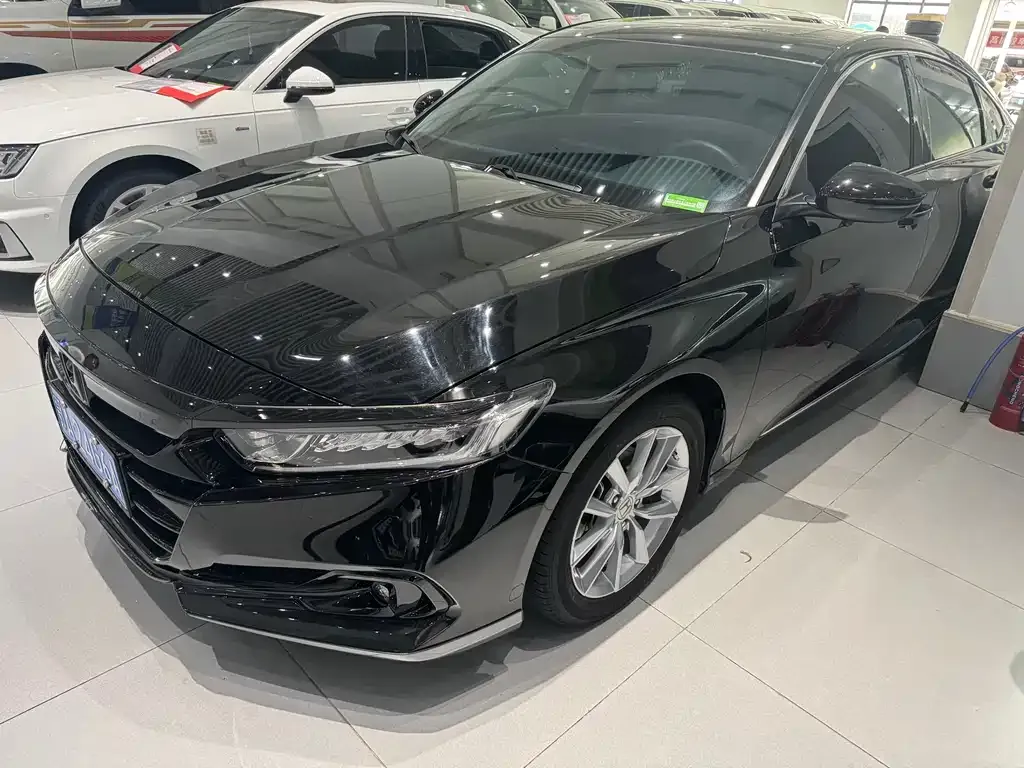 Honda Accord — фото 1