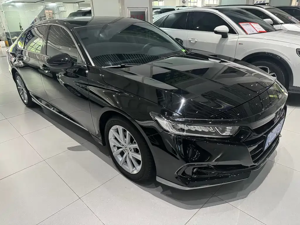 Honda Accord — фото 10