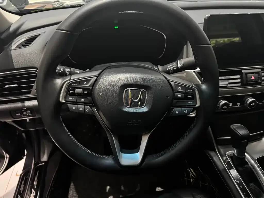 Honda Accord — фото 9
