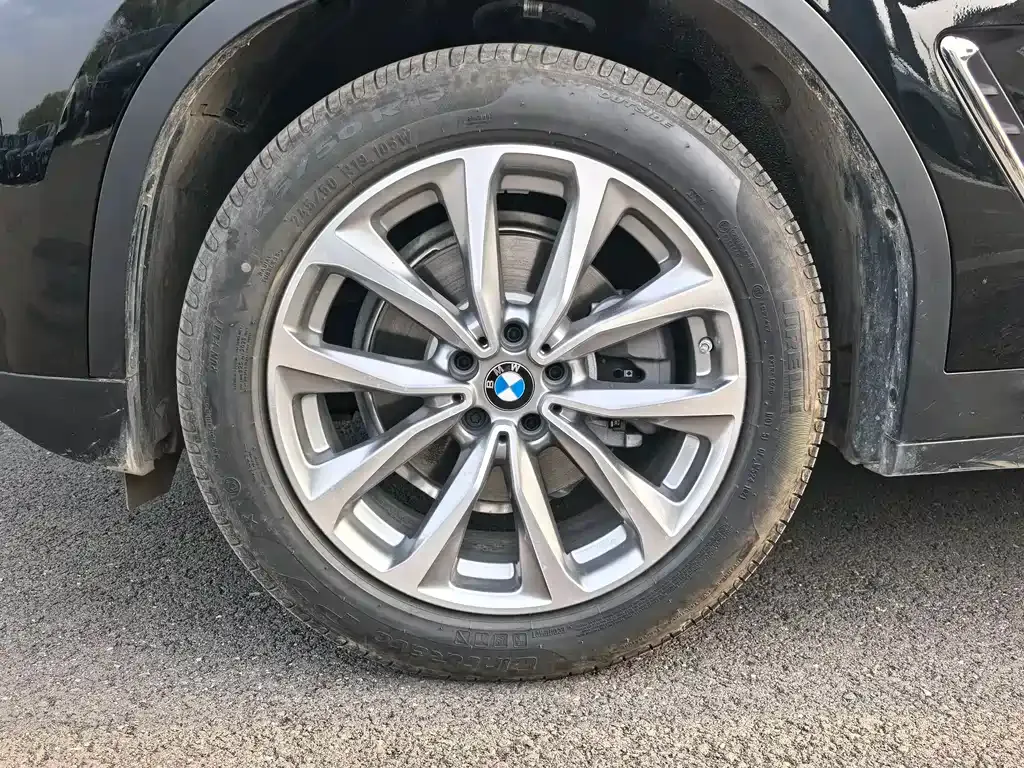 BMW X3 — фото 9