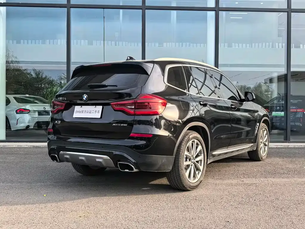 BMW X3 — фото 10