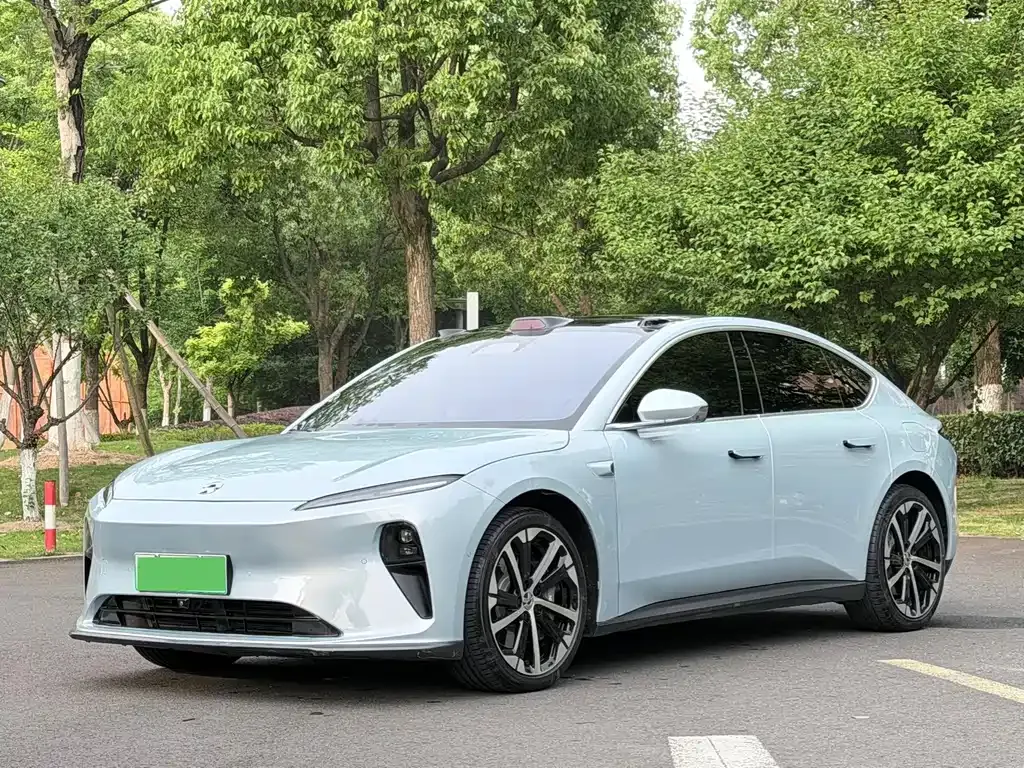 NIO ET5