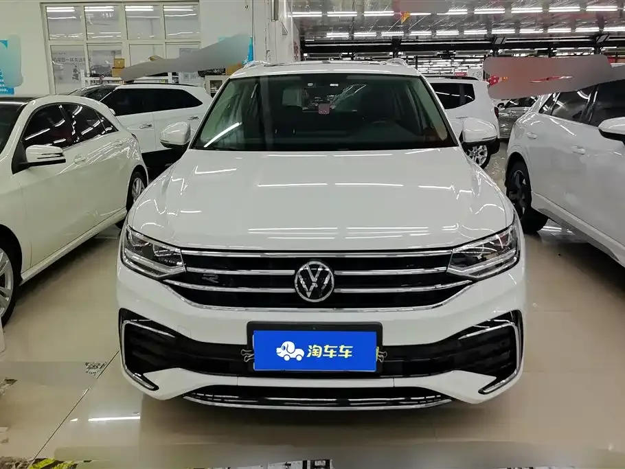 Volkswagen Tiguan L — фото 7
