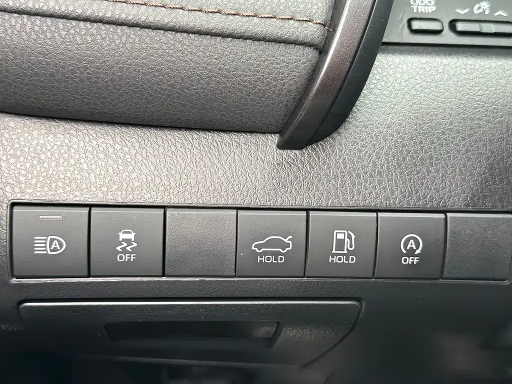 Toyota Camry — фото 10
