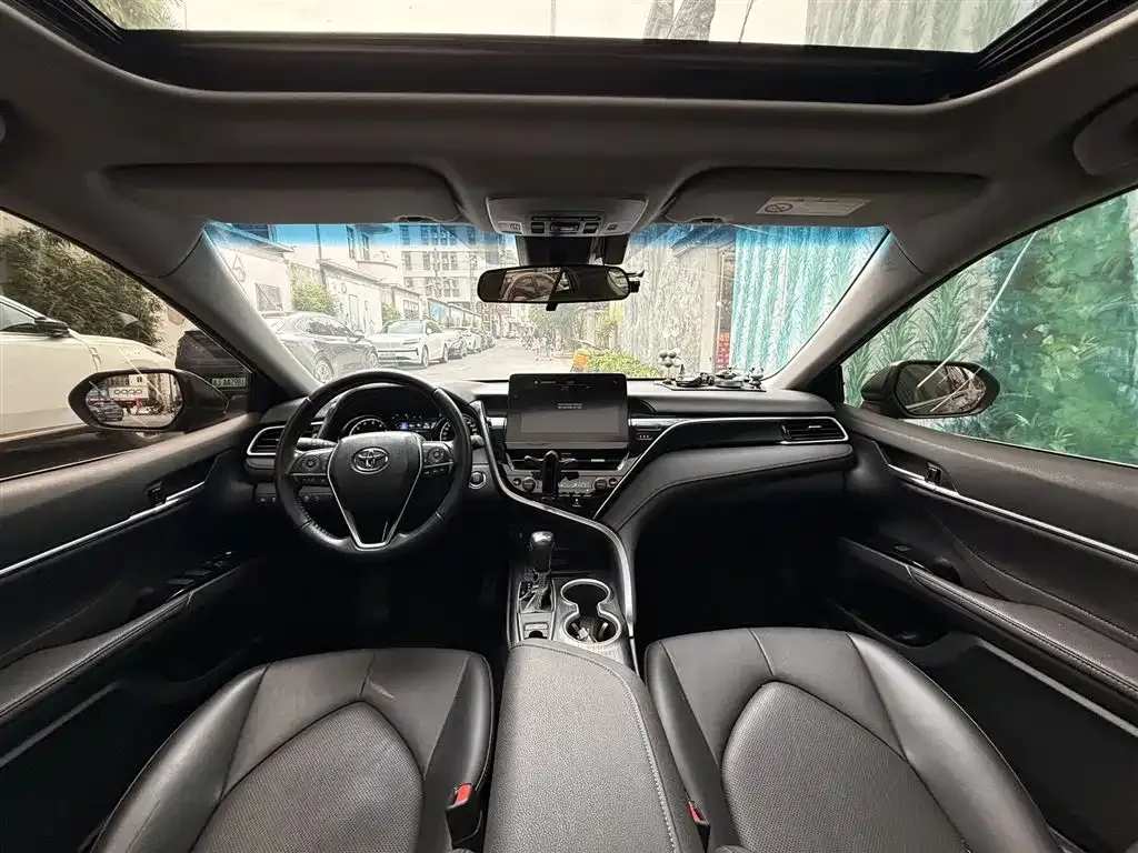 Toyota Camry 2023 из CN, фото 3