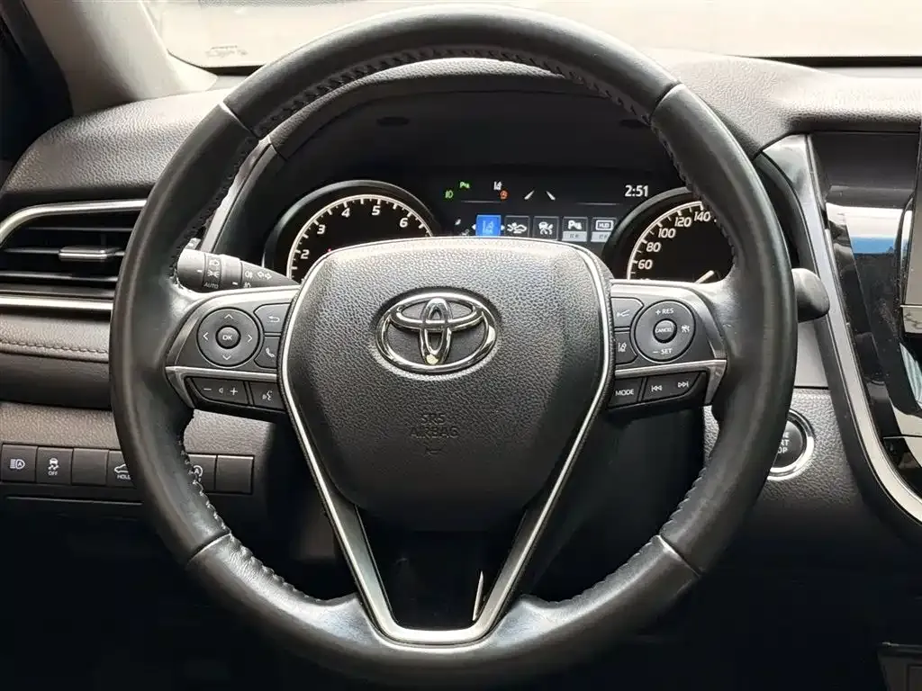 Toyota Camry 2023 из CN, фото 4