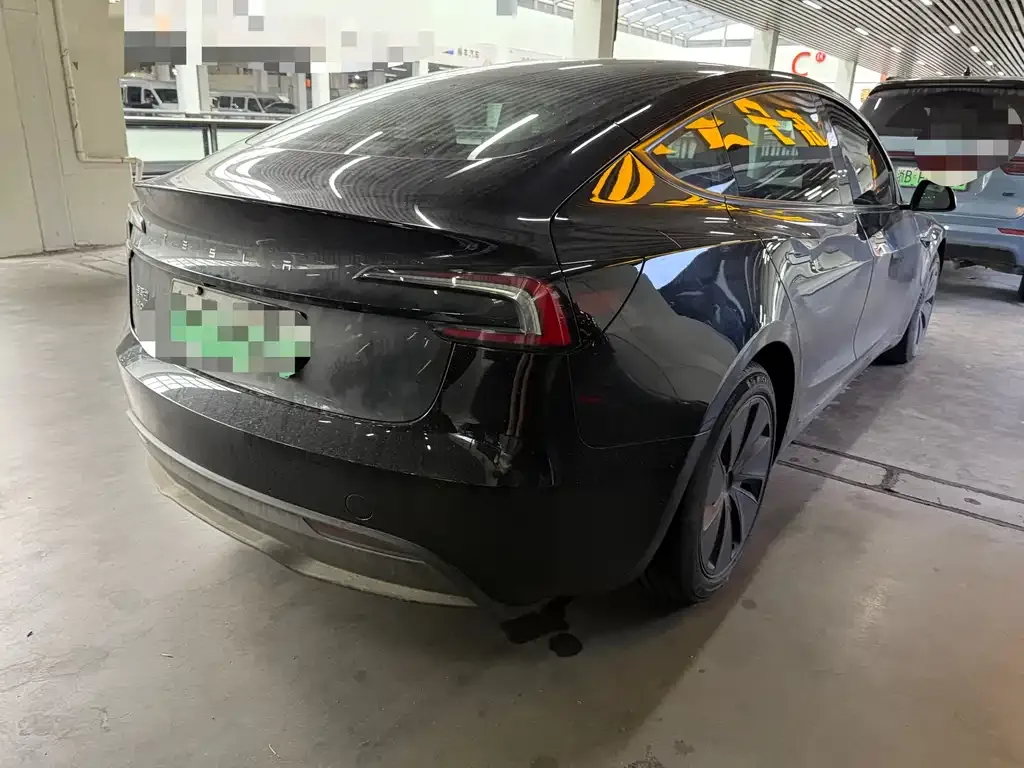 Tesla Model 3 — фото 8