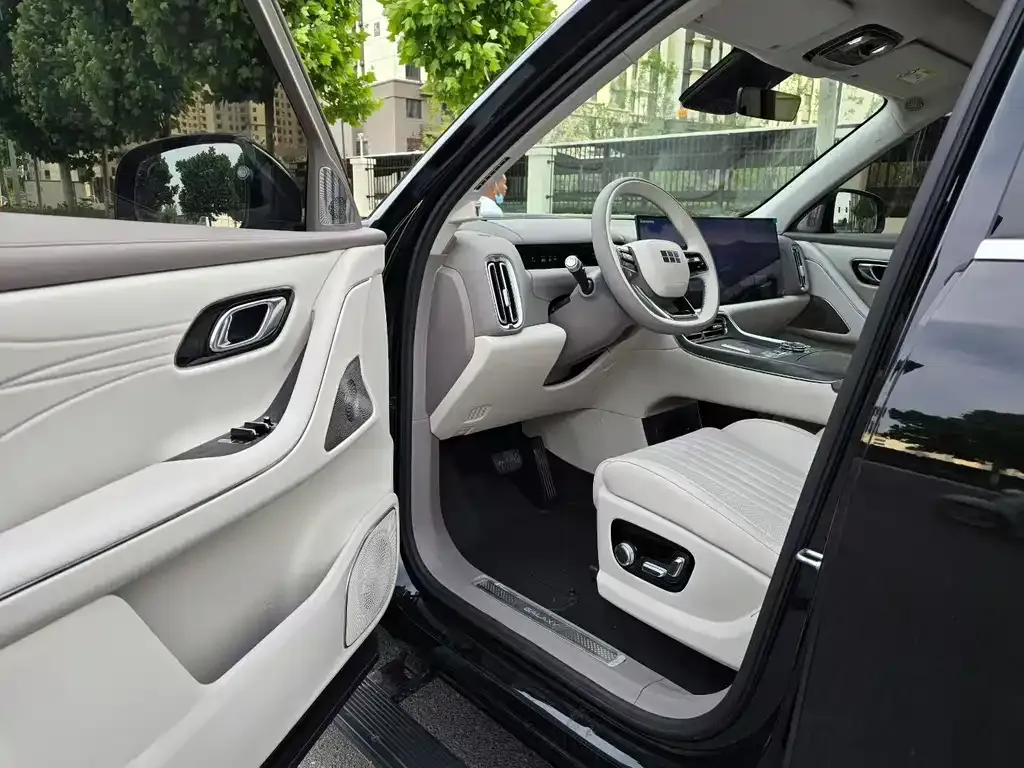 Geely Galaxy M9 — фото 6