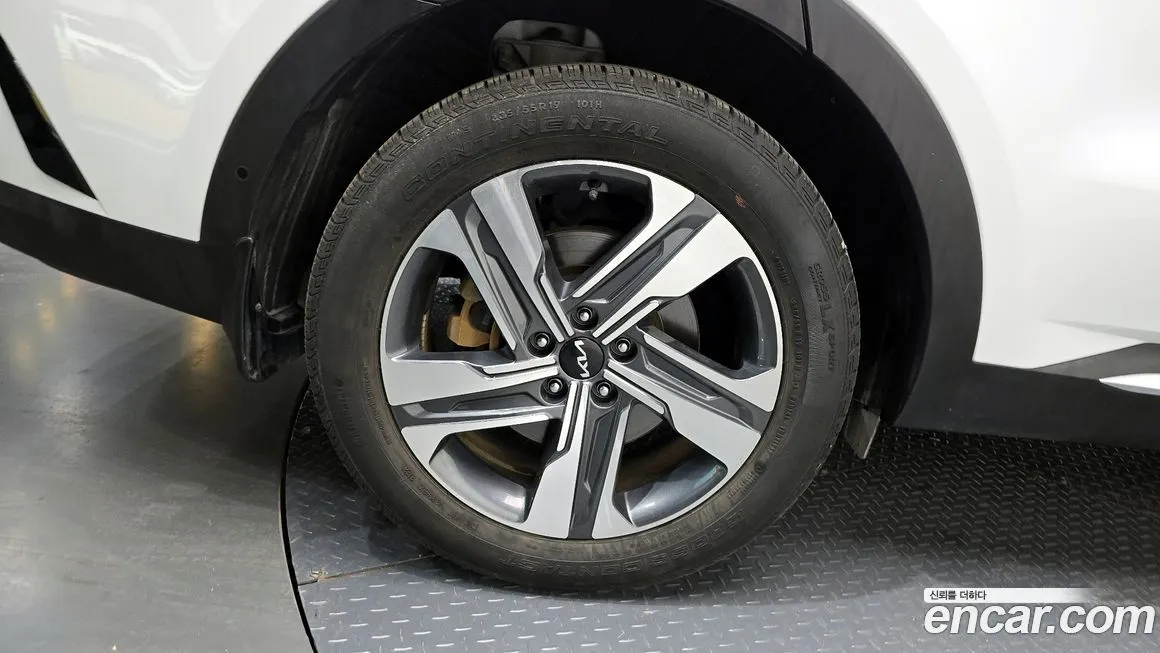 Kia Sorento — фото 9