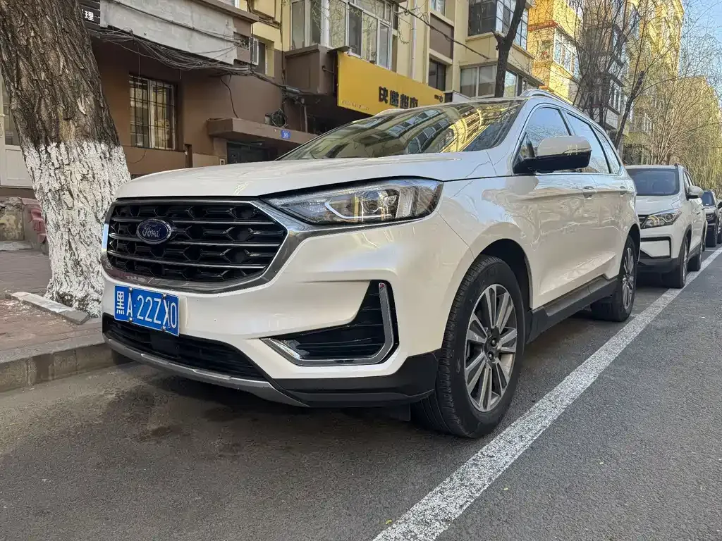 Ford Edge — фото 8