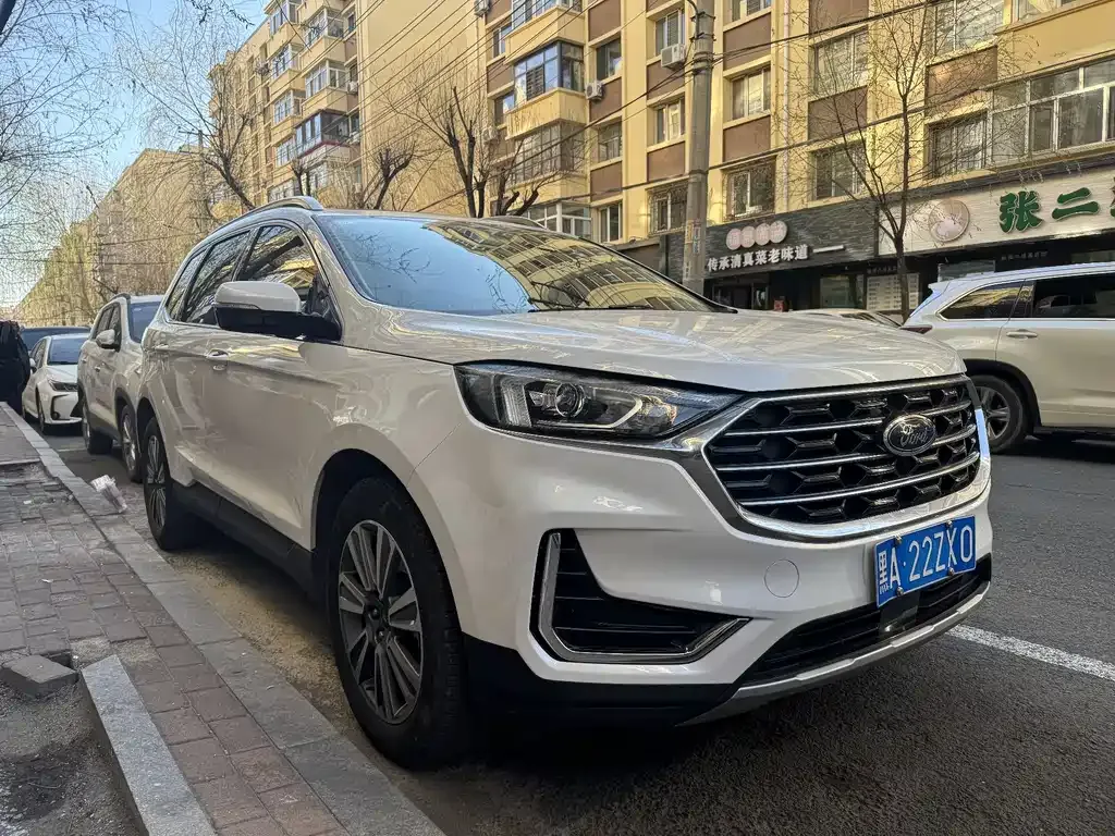 Ford Edge — фото 7