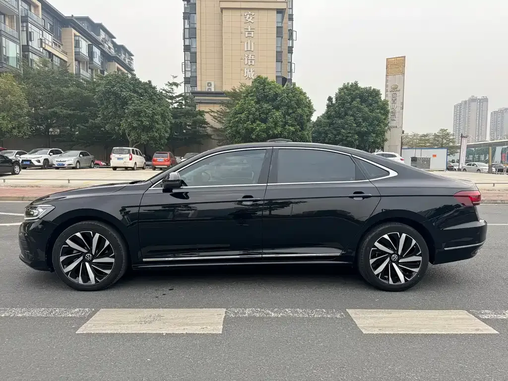 Volkswagen Passat — фото 4