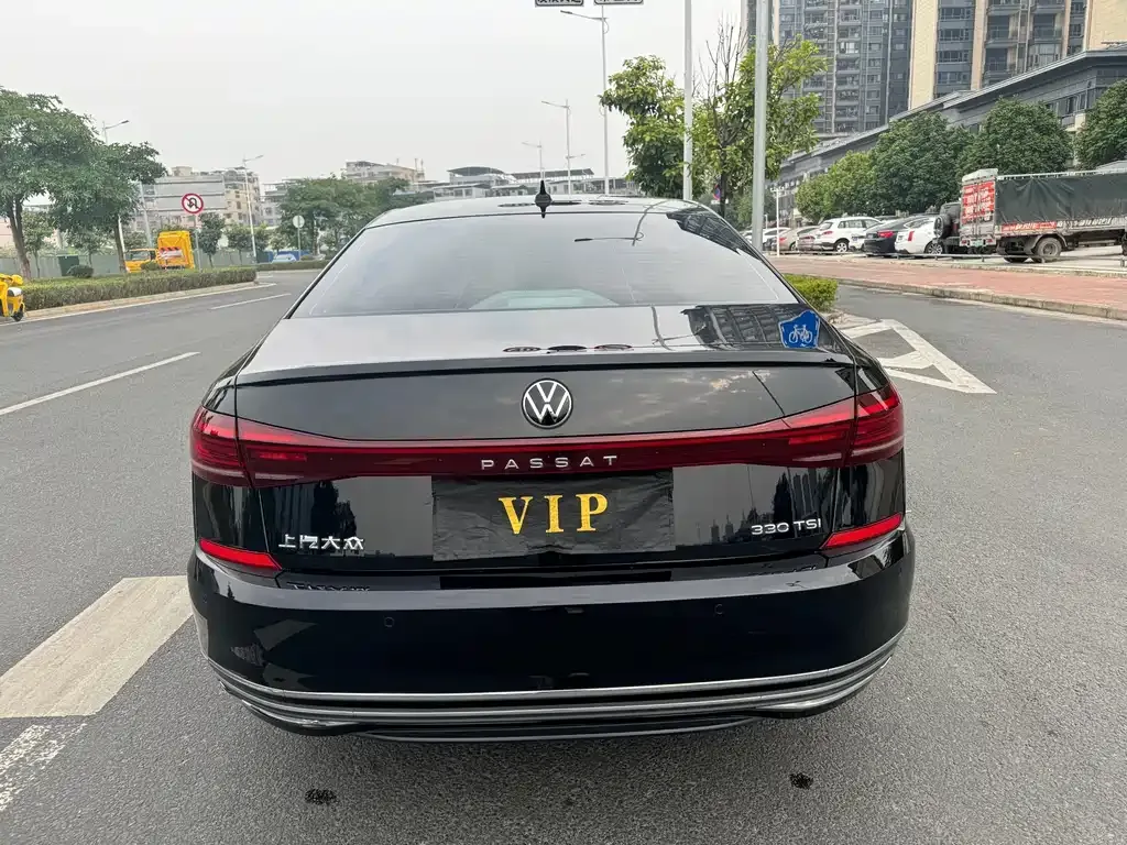 Volkswagen Passat — фото 3