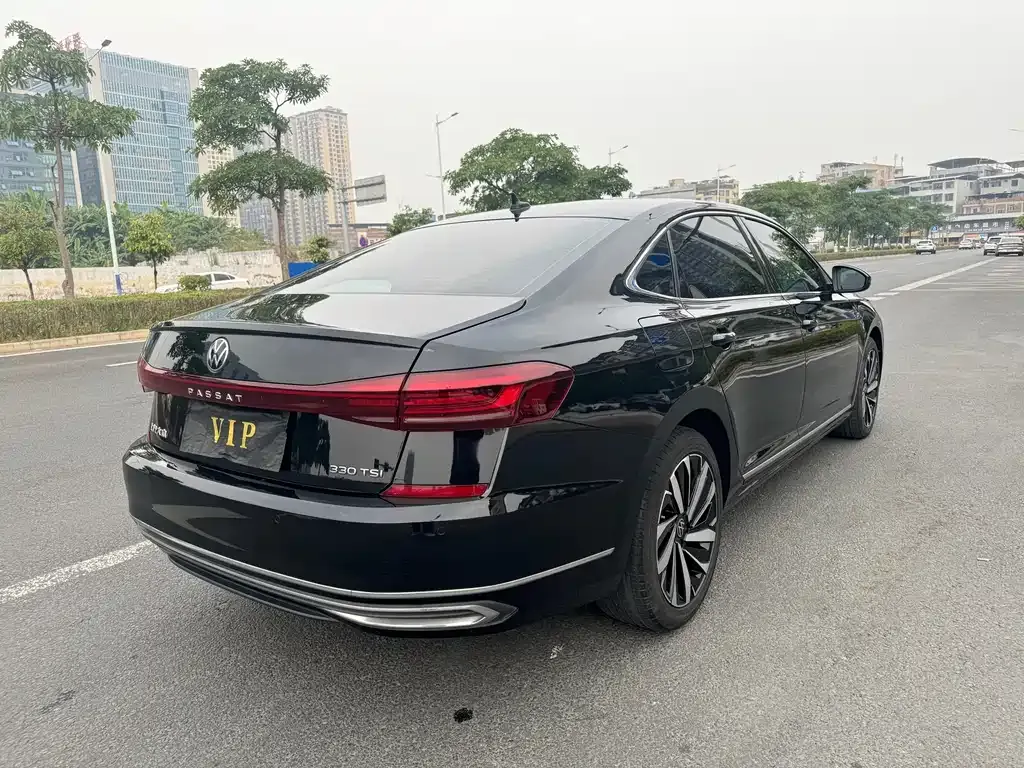 Volkswagen Passat — фото 2