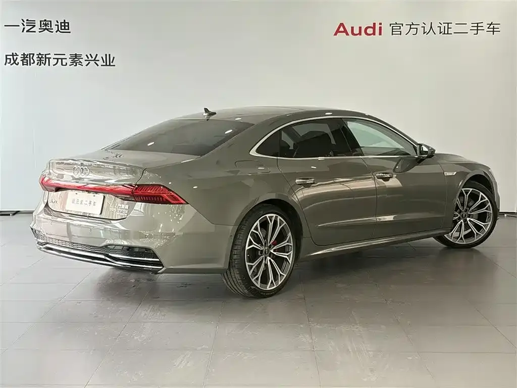 Audi A7L — фото 6