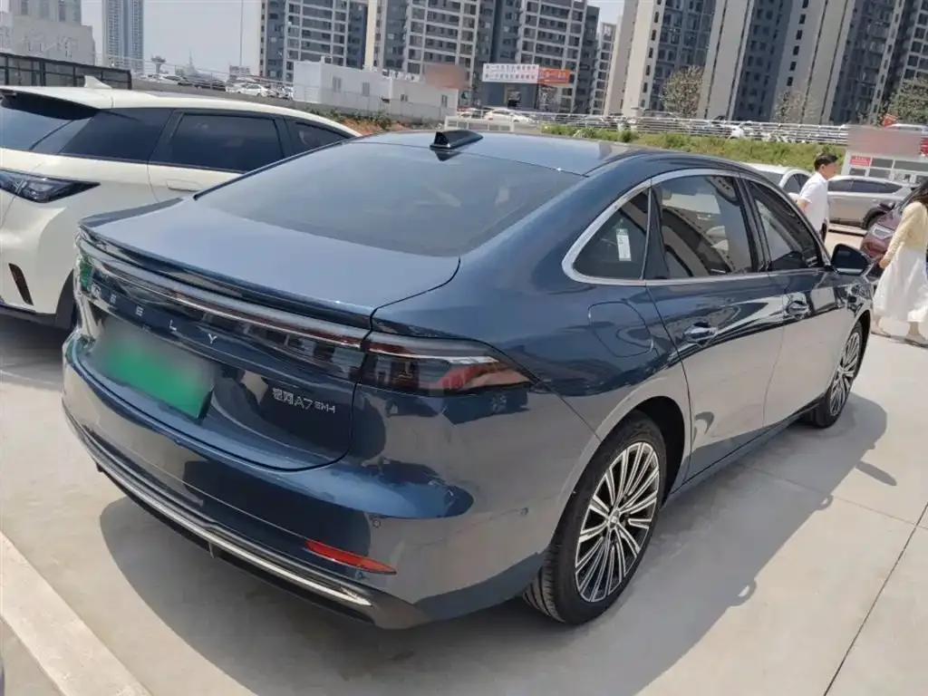 Geely Galaxy A7 — фото 3