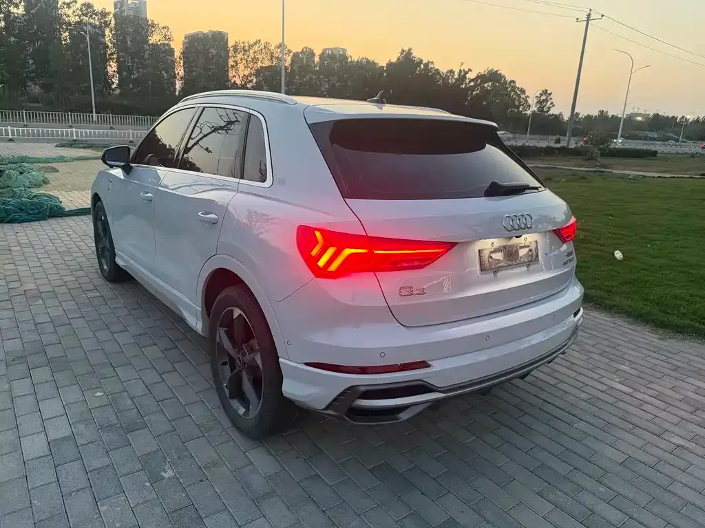 Audi Q3 — фото 10