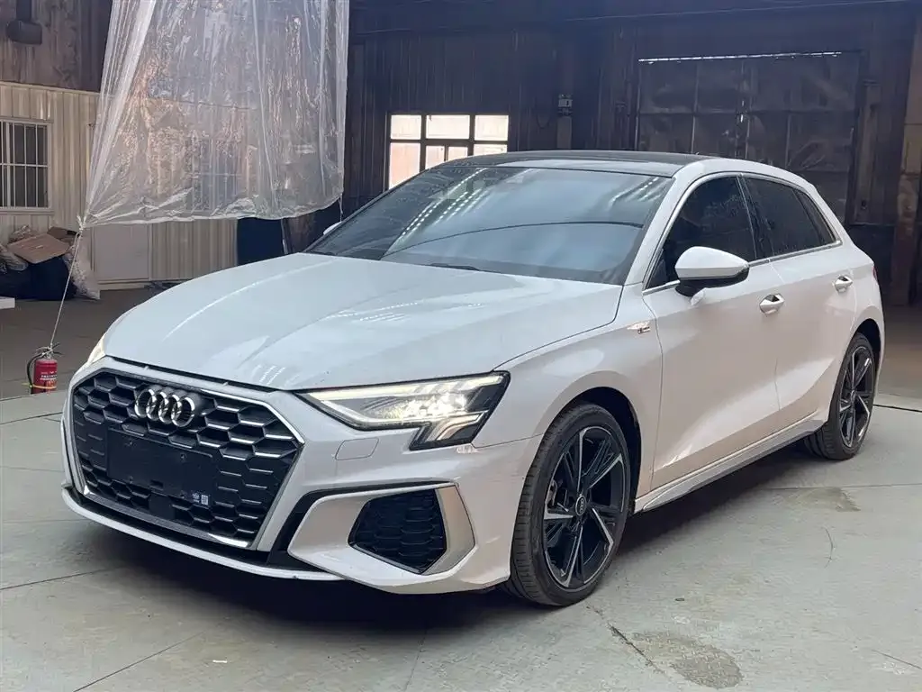 Audi A3 — фото 1
