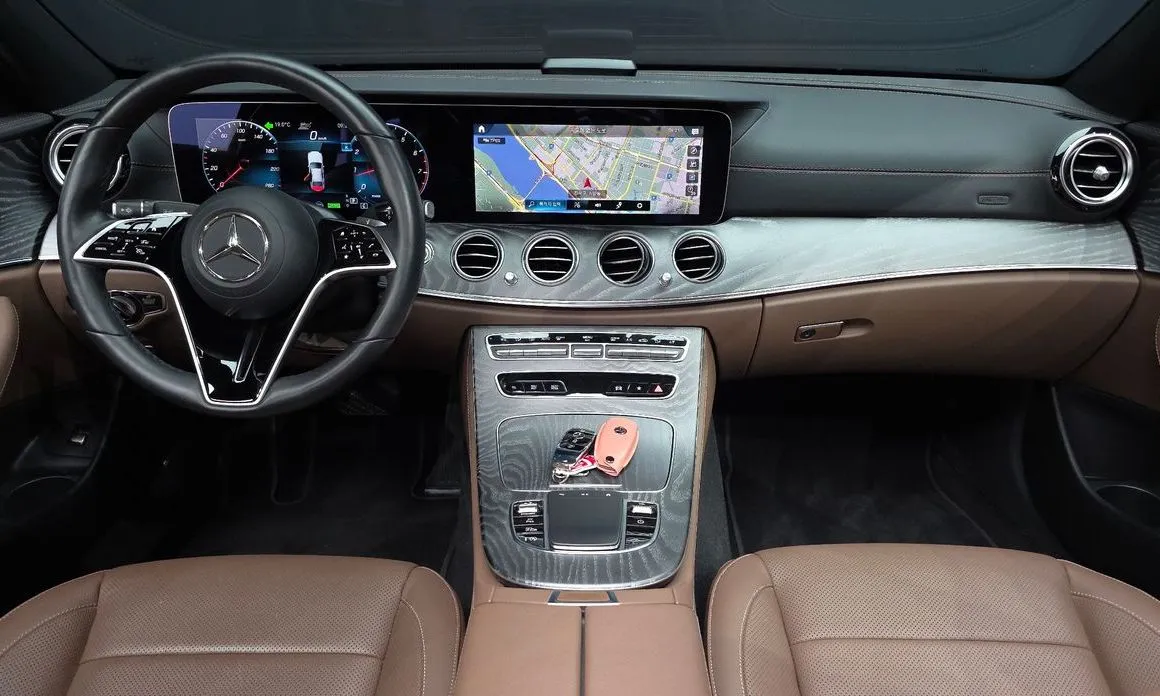 Mercedes-Benz E-Class 2023 из KR, фото 9