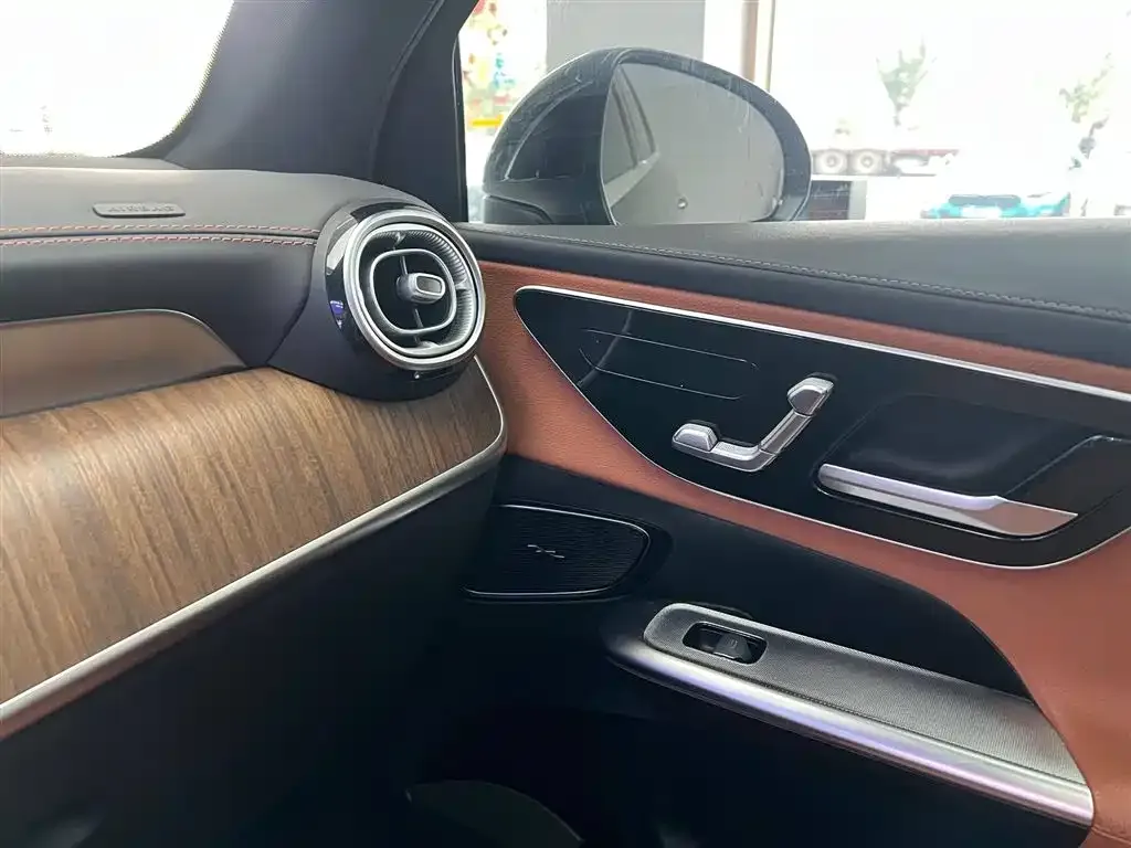 Mercedes-Benz GLC 2024 из CN, фото 5