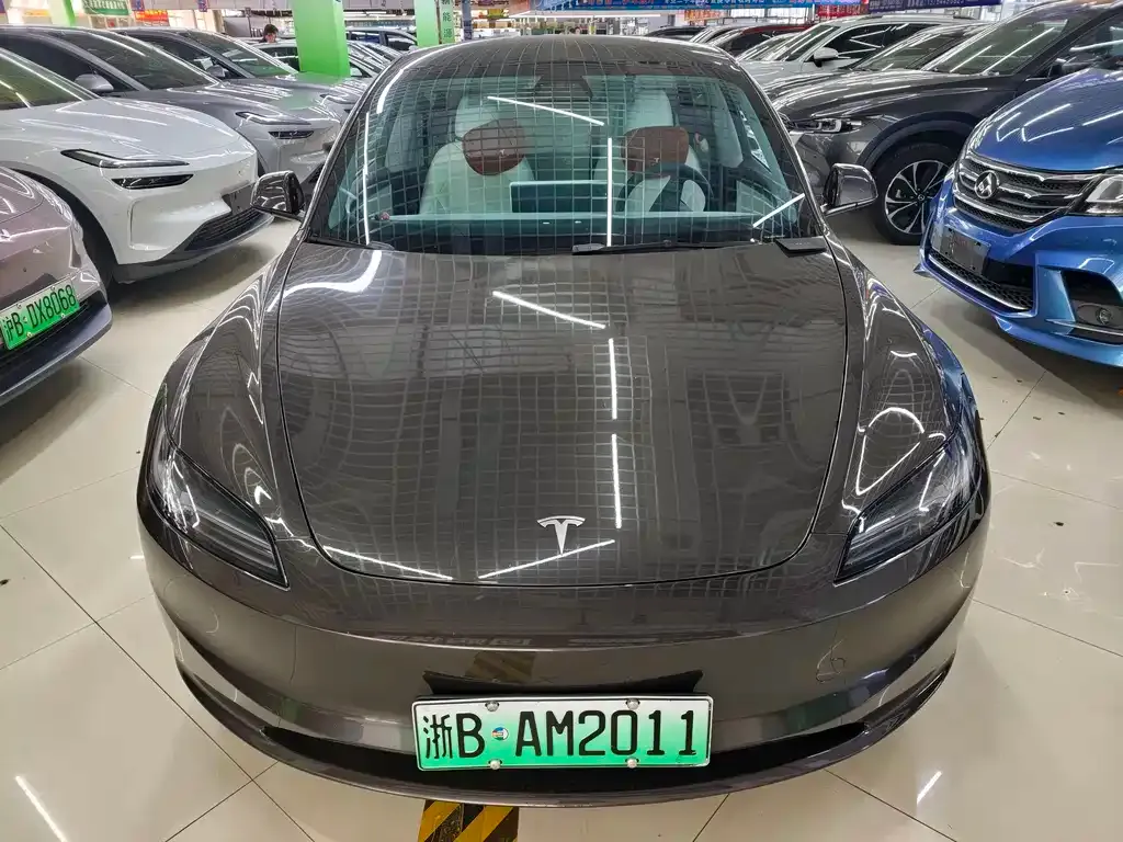 Tesla Model 3 — фото 3