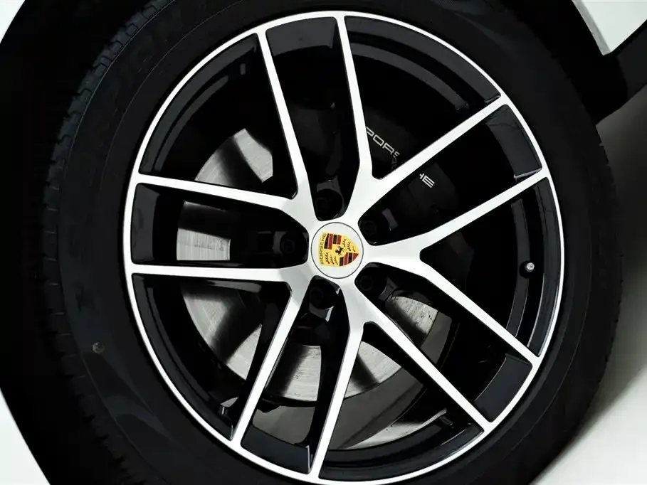 Porsche Macan — фото 9