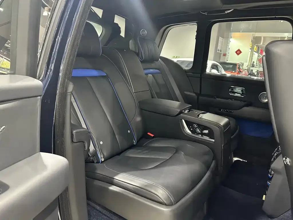Rolls-Royce Cullinan 2021 из CN, фото 3