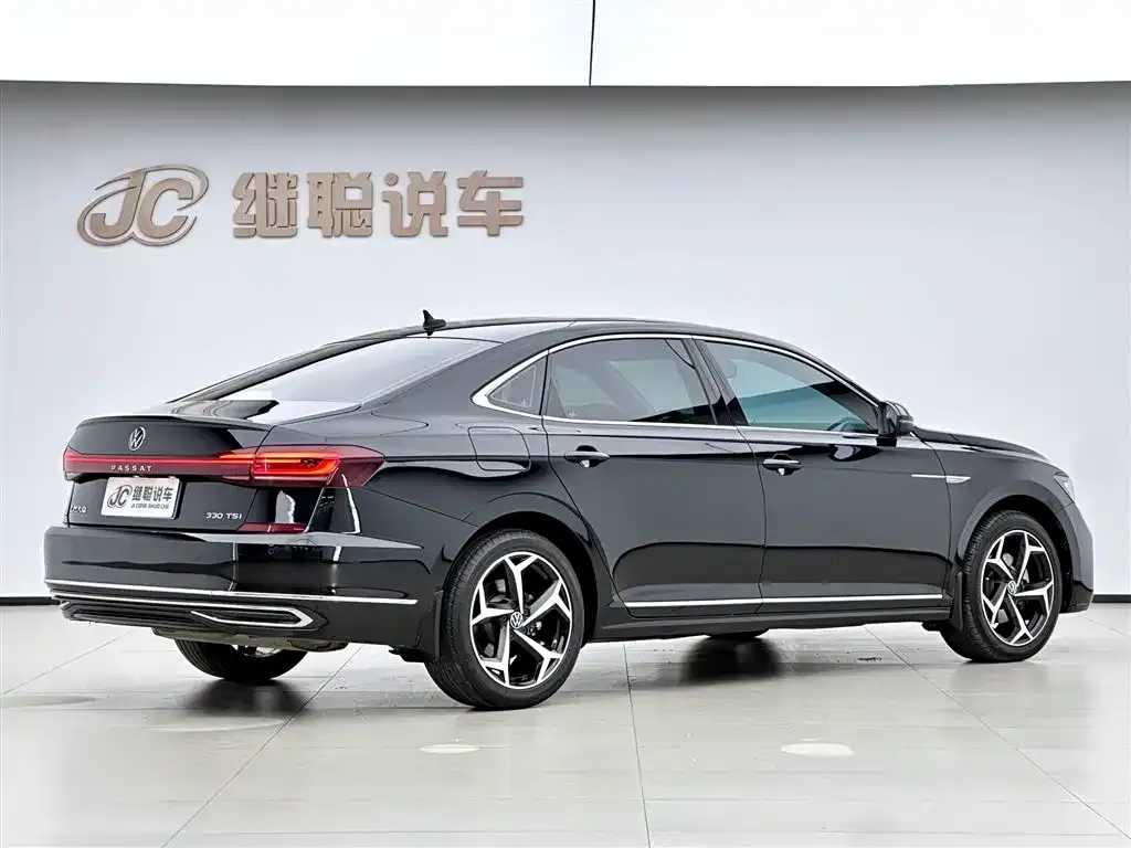 Volkswagen Passat — фото 8