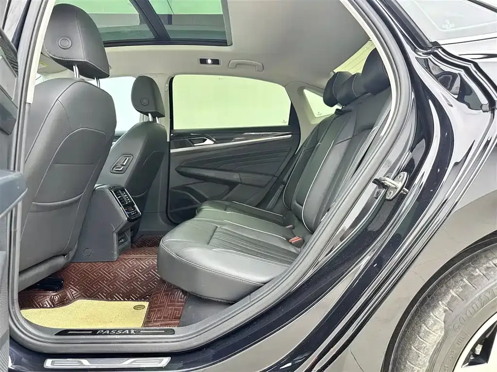 Volkswagen Passat — фото 9
