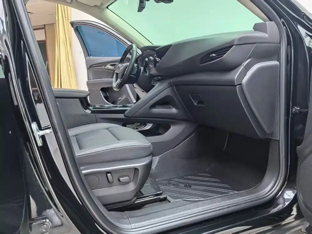Buick Envision Plus — фото 8