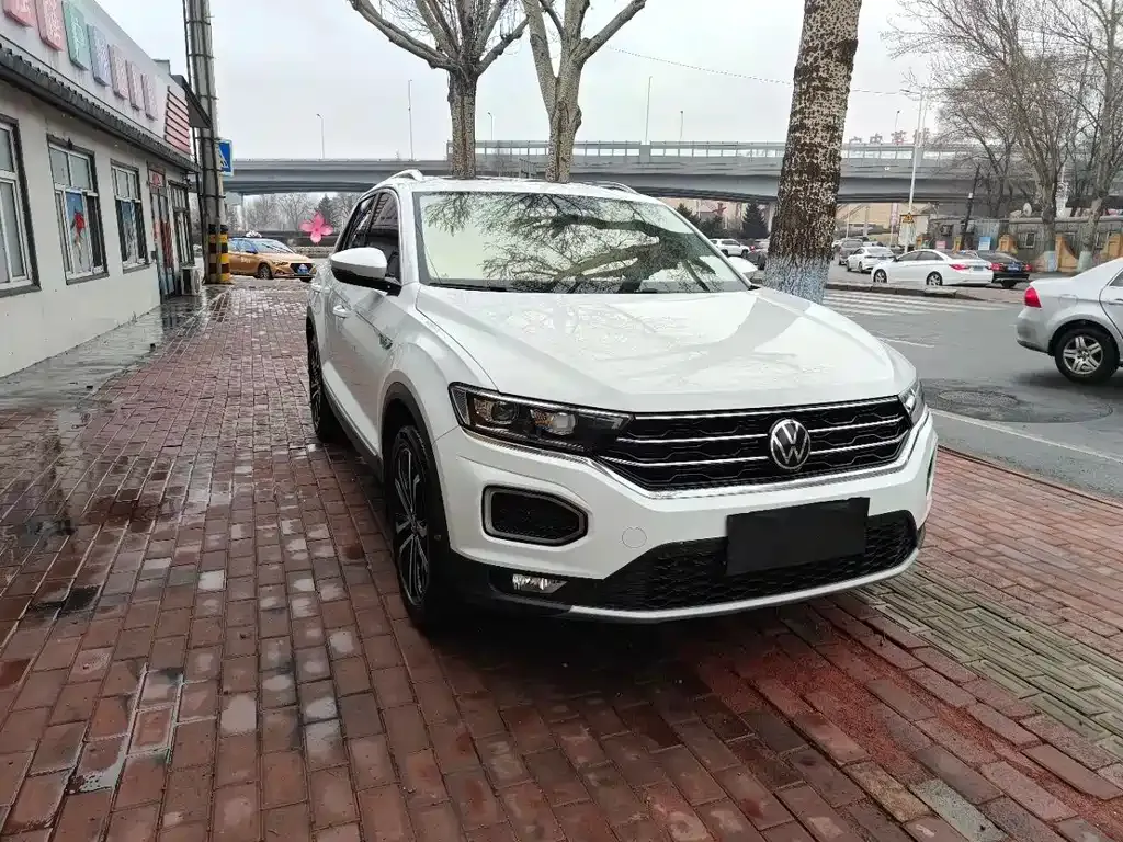 Volkswagen T-Roc — фото 8
