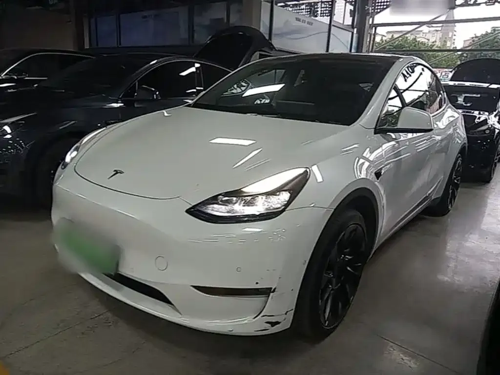 Tesla Model Y — фото 4