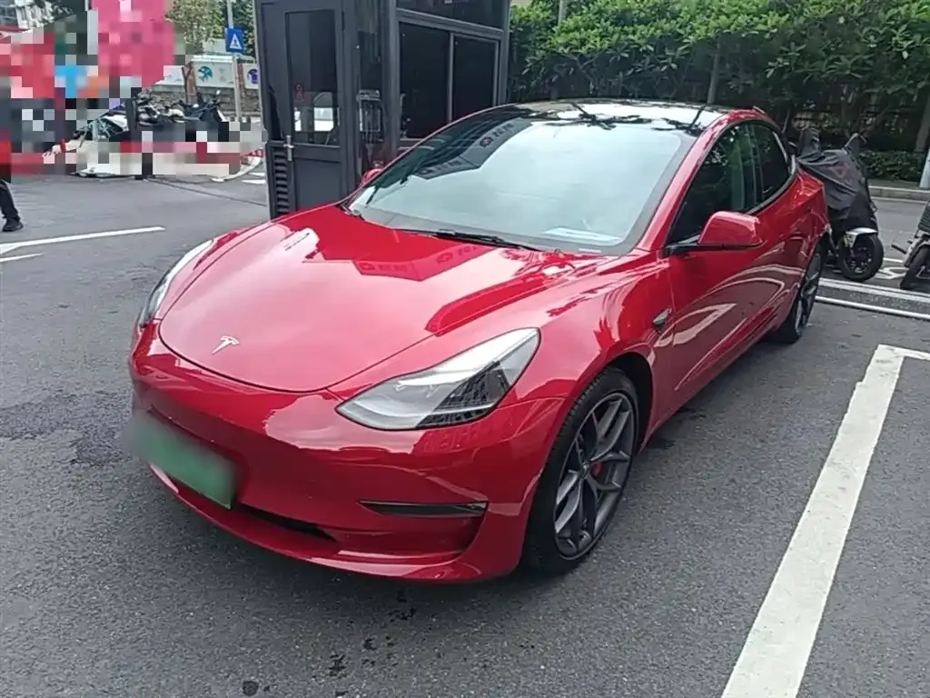 Tesla Model 3 — фото 1