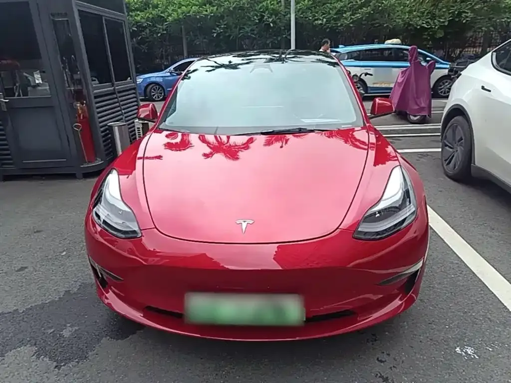 Tesla Model 3 — фото 5