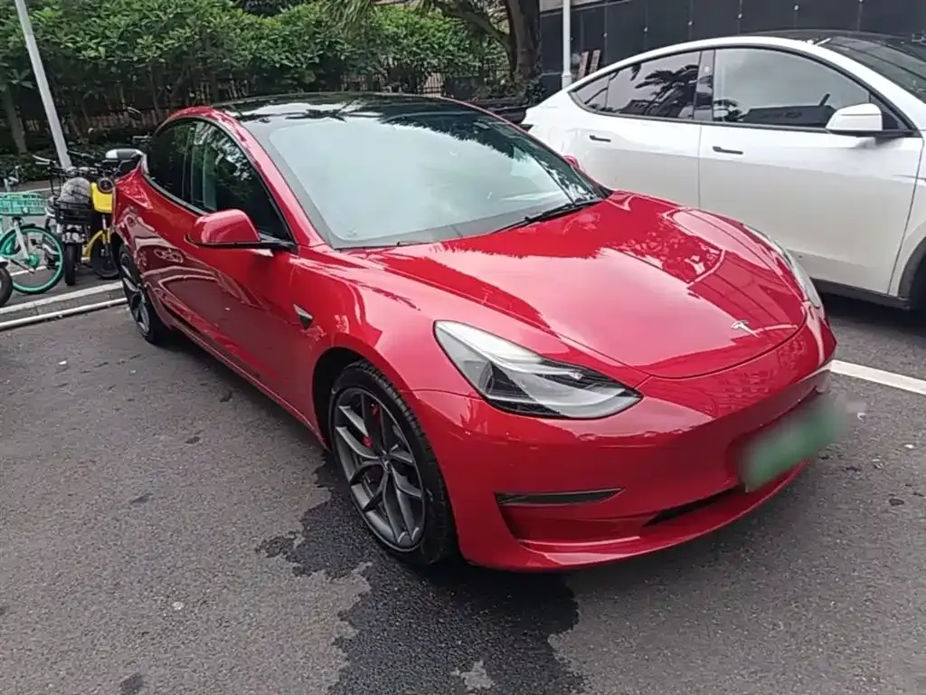 Tesla Model 3 — фото 3