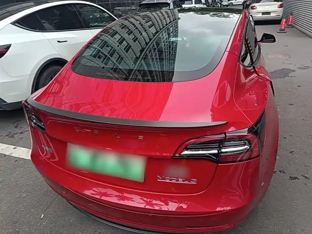 Tesla Model 3 — фото 8