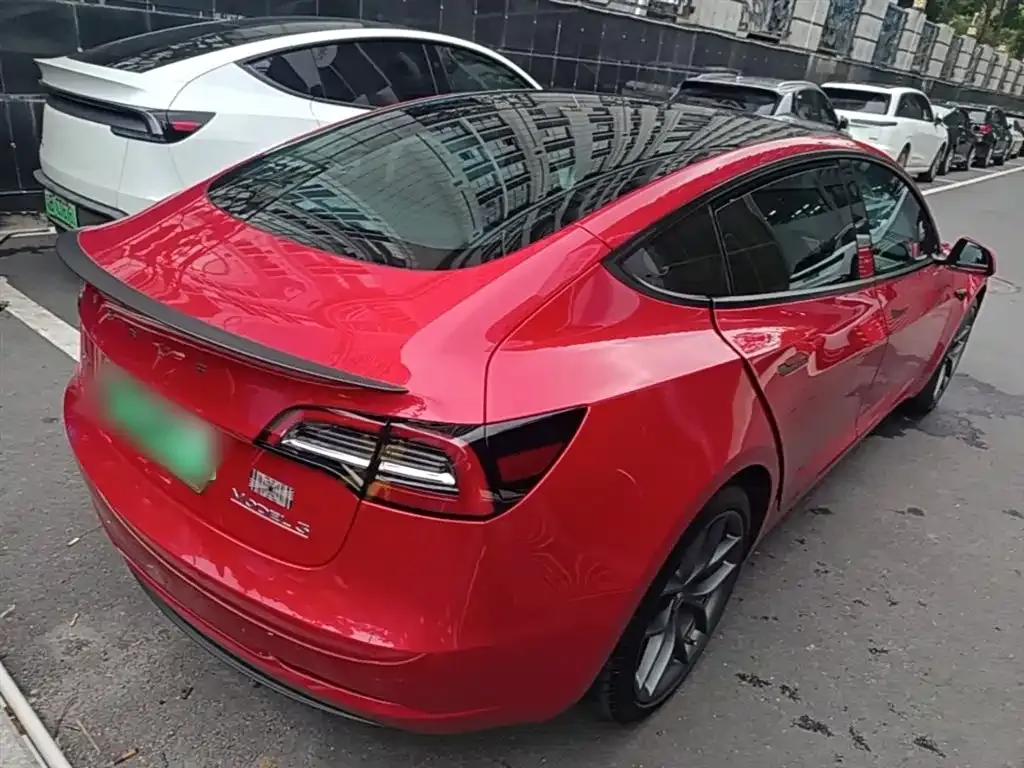 Tesla Model 3 — фото 9