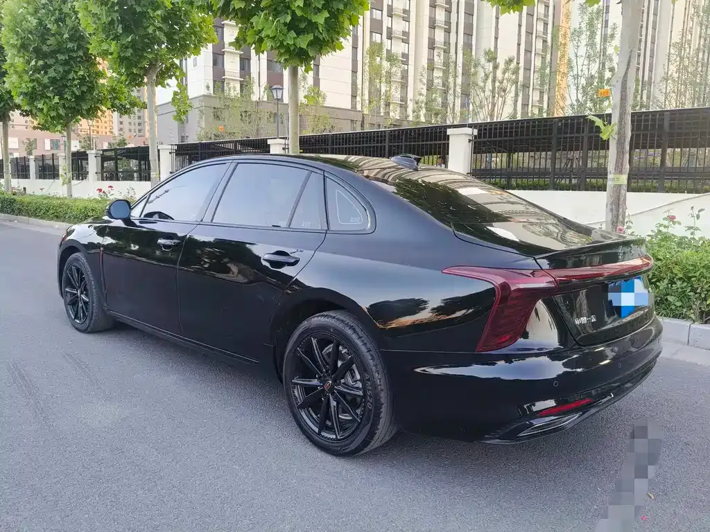 Hongqi H5 — фото 3