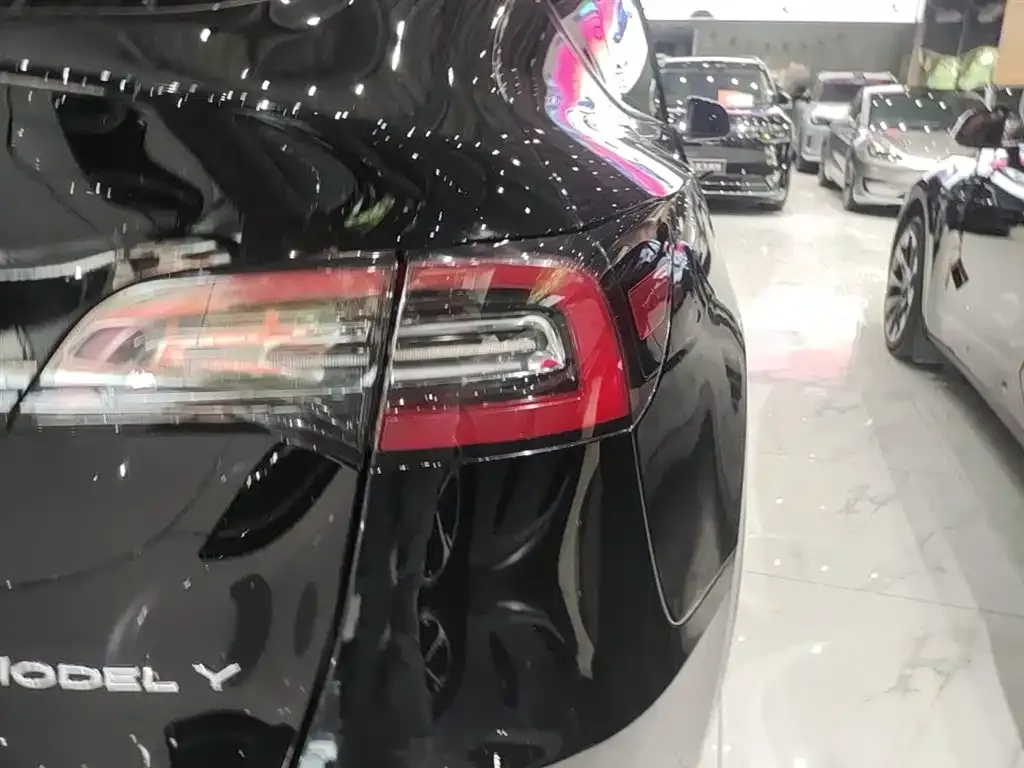 Tesla Model Y 2023 из CN, фото 3