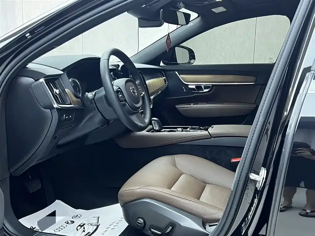 Volvo S90 PHEV 2021 из CN, фото 8